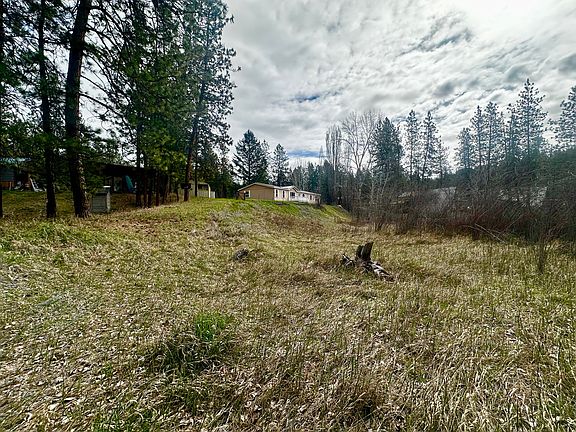 3rd image of 1595 River Bend Rd