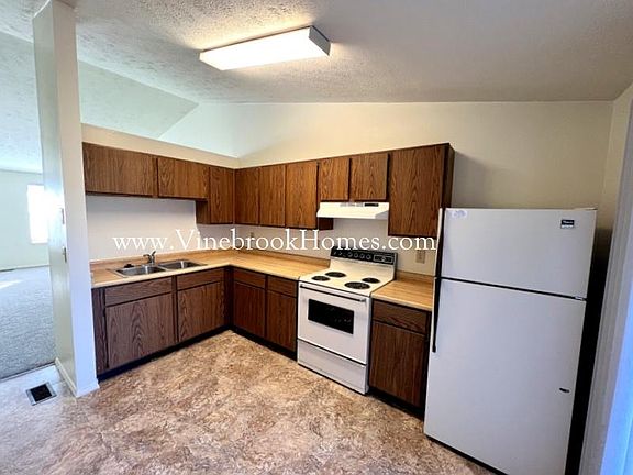 4th image of 8288 Schoolgate Dr