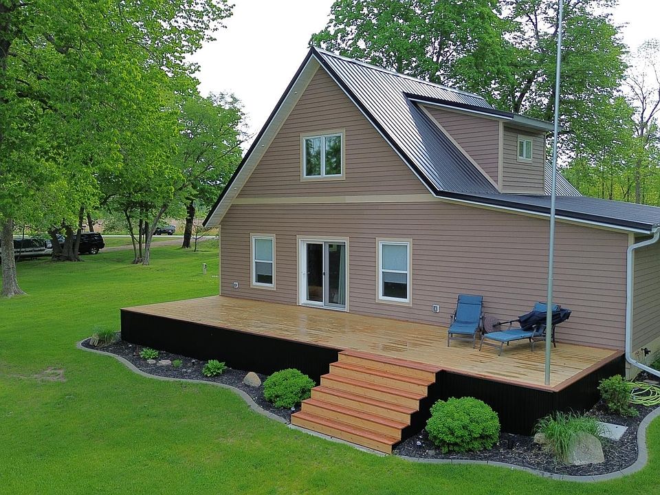 1st image of 45285 Crystal Hills Dr