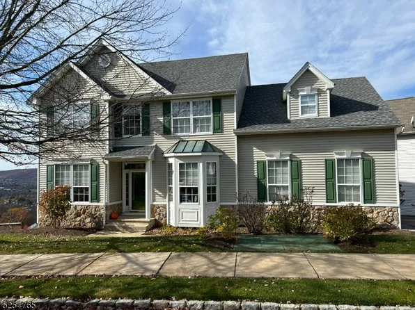 152 Winding Hill Dr, Mount Olive Twp., NJ 07840