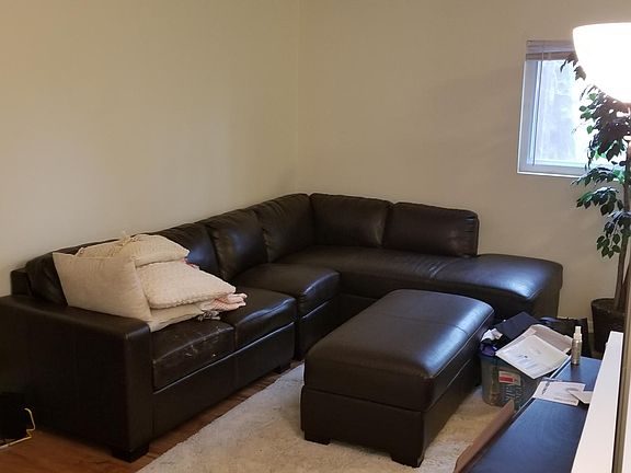 4th image of 908 N Broadway Ave APT 403