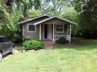 928 Knox Ave, Hollister, MO 65672