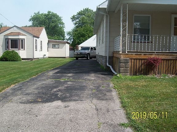 2nd image of 2742 Schemm St