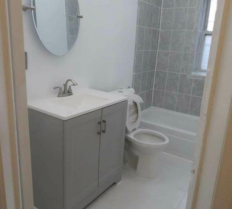 1st image of 225 Franklin Ave #2