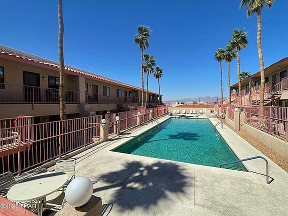 4th image of 1957 Mesquite Ave Unit 17