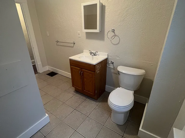 716 Grace Ave — Photo 12