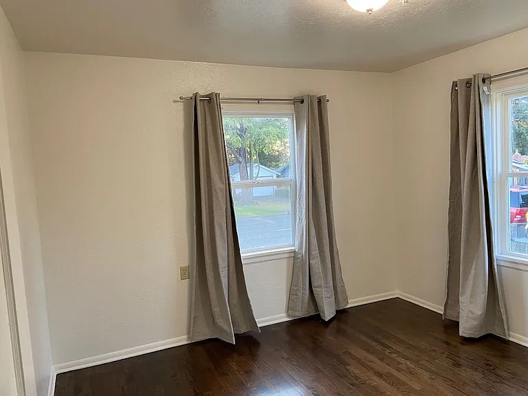 4055 Williams St — Photo 9