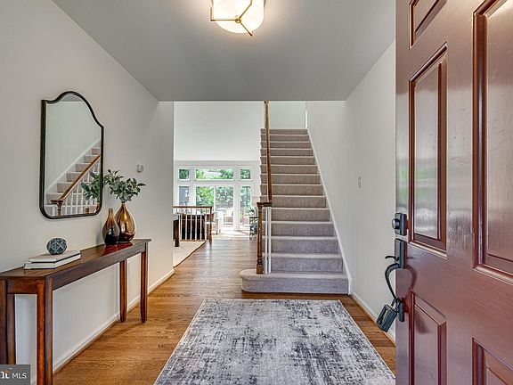 4th image of 4612 Luxberry Dr