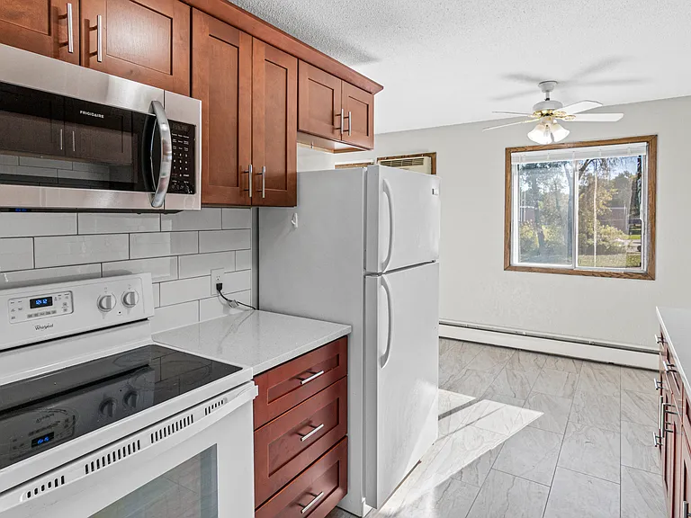 2210 Eldridge Ave E #105 — Photo 8