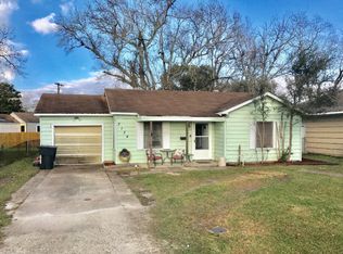 3134 Main Ave, Groves, TX 77619