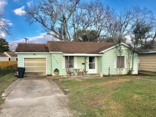 3134 Main Ave, Groves, TX 77619