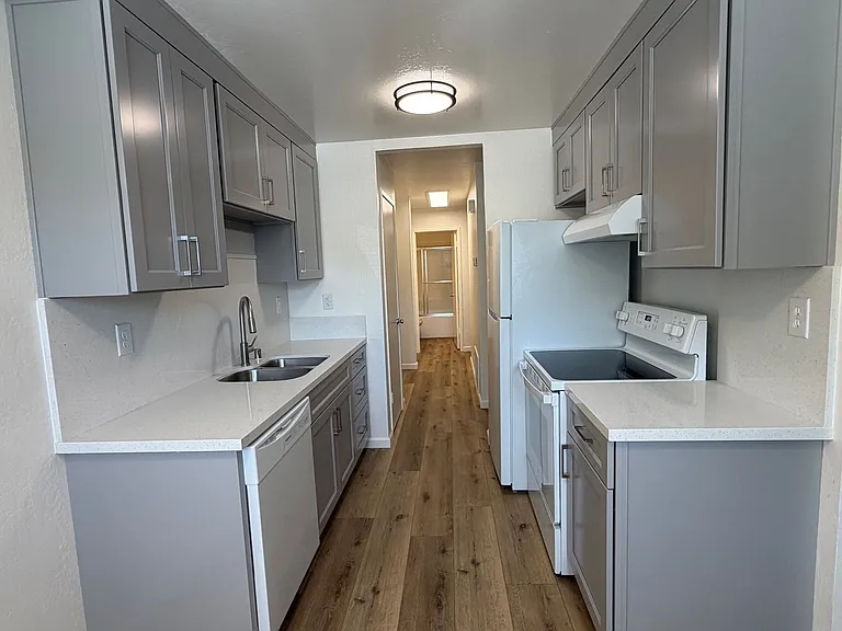 1680 Barrus Ave — Photo 7