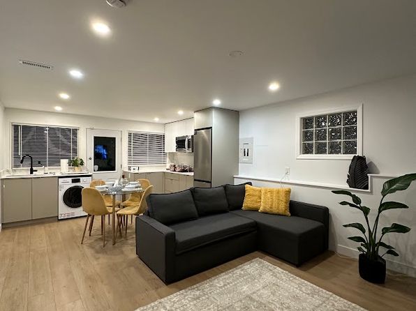 2 bedroom rental in West Vancouver — photo 9