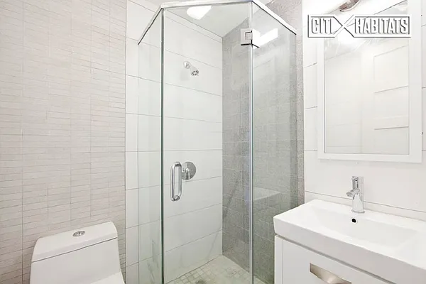 Rented by Keller Williams NYC | media 32