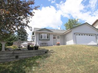 224 Stewart Hill Dr, Waukesha, WI 53188