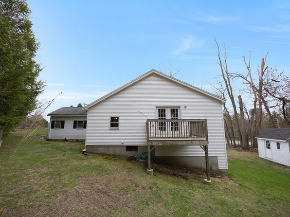 580 Howe St, Methuen, MA 01844