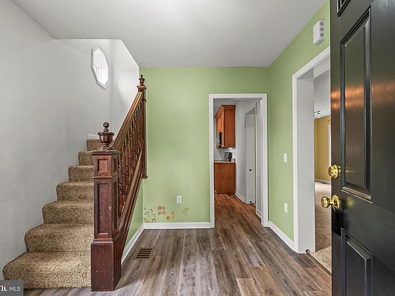 5th image of 61 Bradley Ave