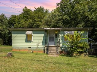 1131 Caldwell St, Statesville, NC 28677