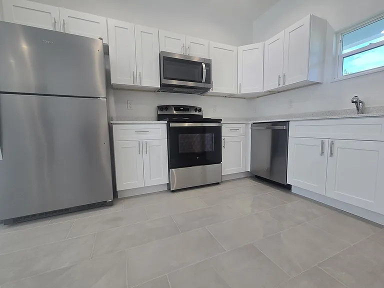 1150 Rahway St E — Photo 14