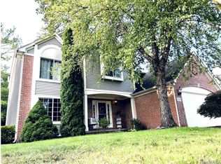 5721 Cedar Ridge Dr, Ann Arbor, MI 48103