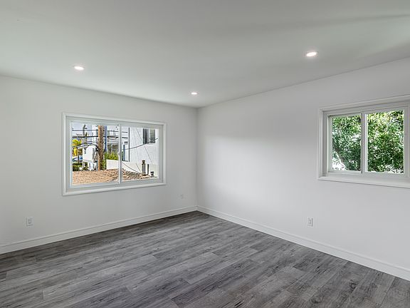 5th image of 1112 11th St #1A