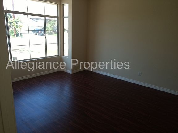 5th image of 25765 Hinckley St
