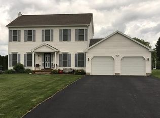 21 Faucett Ln, Pittsfield, MA 01201