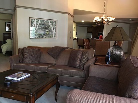 4th image of 46 Avondale Ln Suite R504