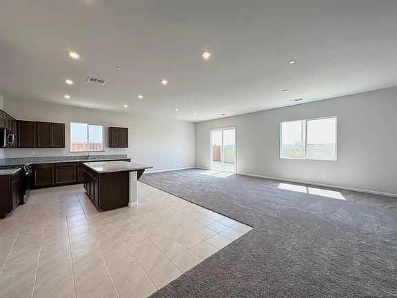 4th image of 2028 Smith Dr