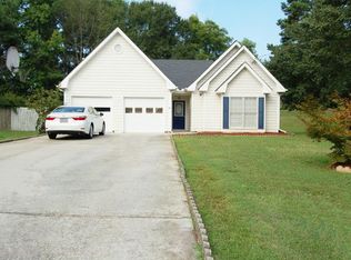 870 Burning Bush Dr, Loganville, GA 30052