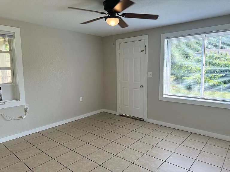 408 W Grove Ave #B — Photo 15