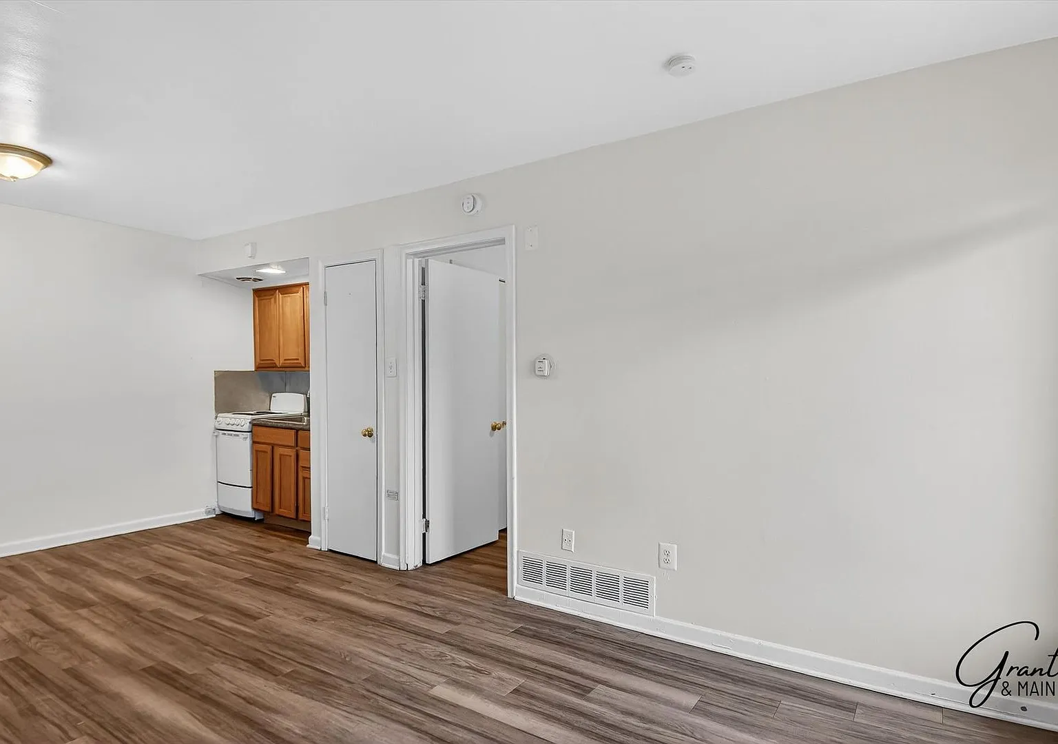 Maplewood Manor — Photo 2
