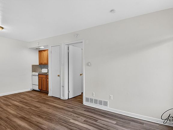 2nd image of 6409 Middlebelt Rd #16a3203a3