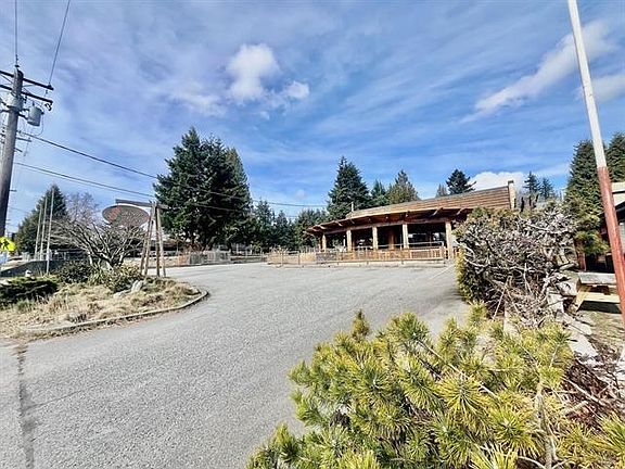 2nd image of 818 Gibsons Way