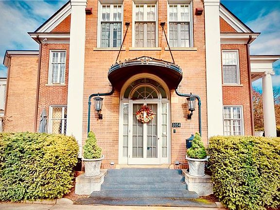4th image of 1054 Beechwood Blvd
