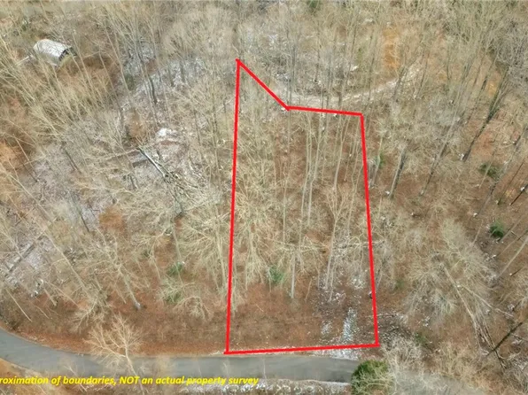 29 Forest Dr, Travelers Rest, SC 29690