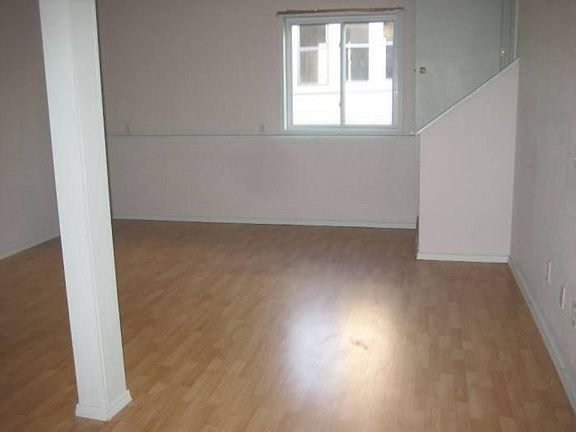 4th image of 1082 Euclid St