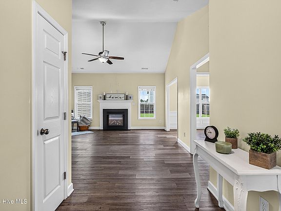 5th image of 158 Moonstone Court