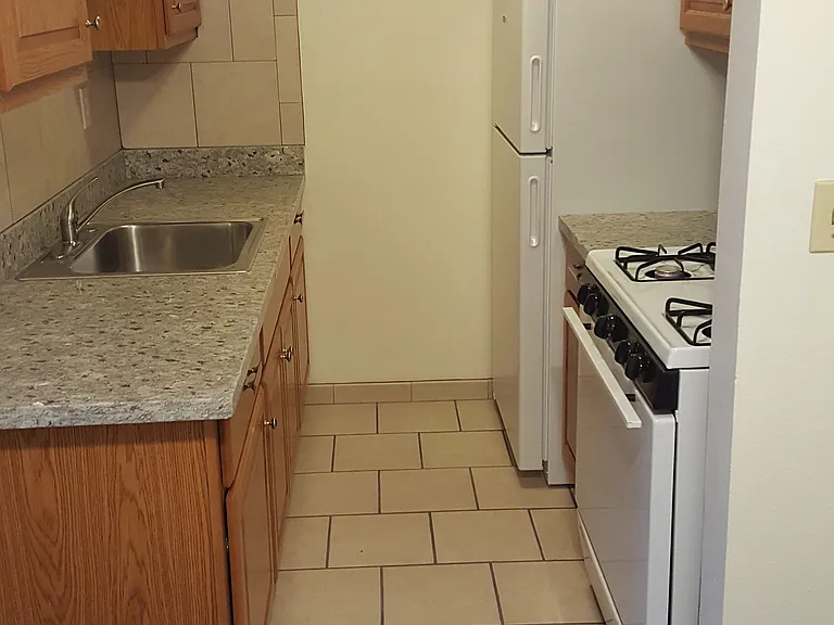 2505 N Frederick Ave — Photo 9