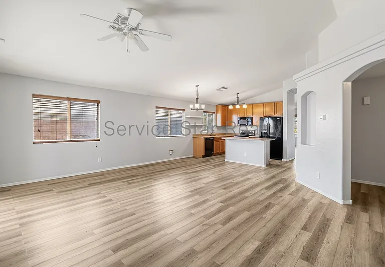4601 N 123rd Dr — Photo 6