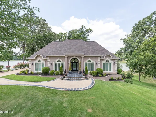 1590 Stonehedge Dr, Southaven, MS 38671