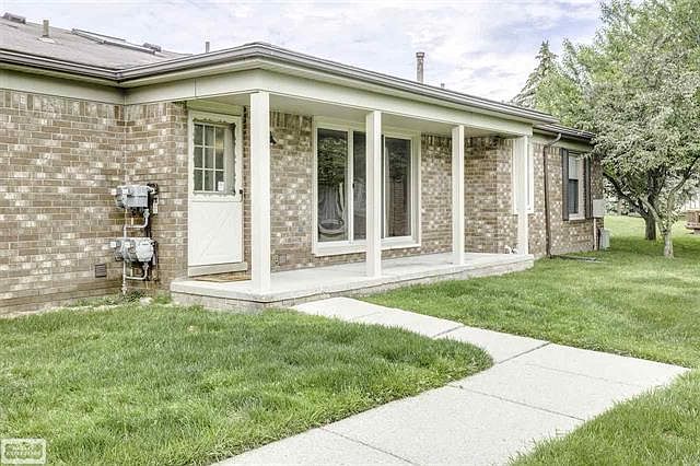 1st image of 49250 Arlington Ct