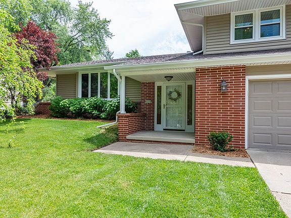 3rd image of 4408 Aspen Dr