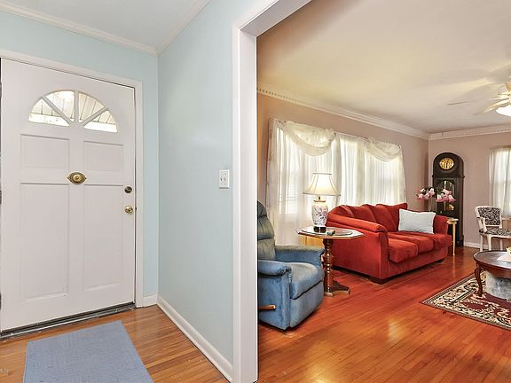 3rd image of 2145 Holly Leaf Ln
