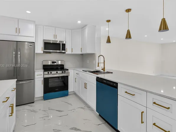 201 SE 11th Ter APT 102, Dania Beach, FL 33004