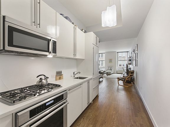 4th image of 650 Ave Of The Americas APT 5C