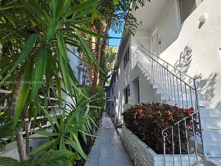 1616 Euclid Ave #12 — Photo 6