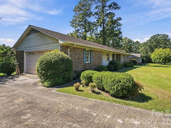 4th image of 1213 Hawthorne Rd