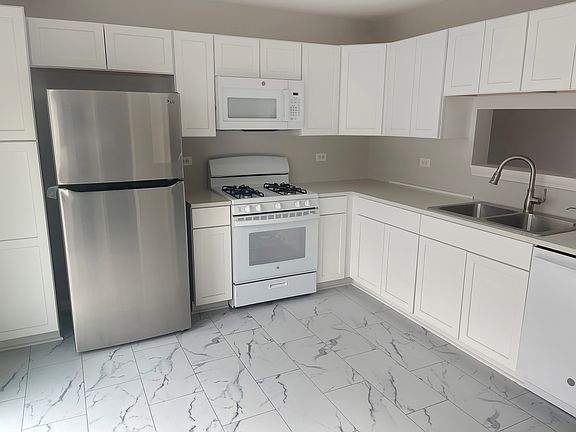 2nd image of 2571 N Augusta Dr