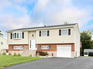 4 Gurnee Dr, Stony Point, NY 10980
